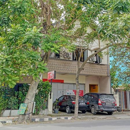 Oyo 90234 Dhoho Family Guest House Kediri  Ngoại thất bức ảnh
