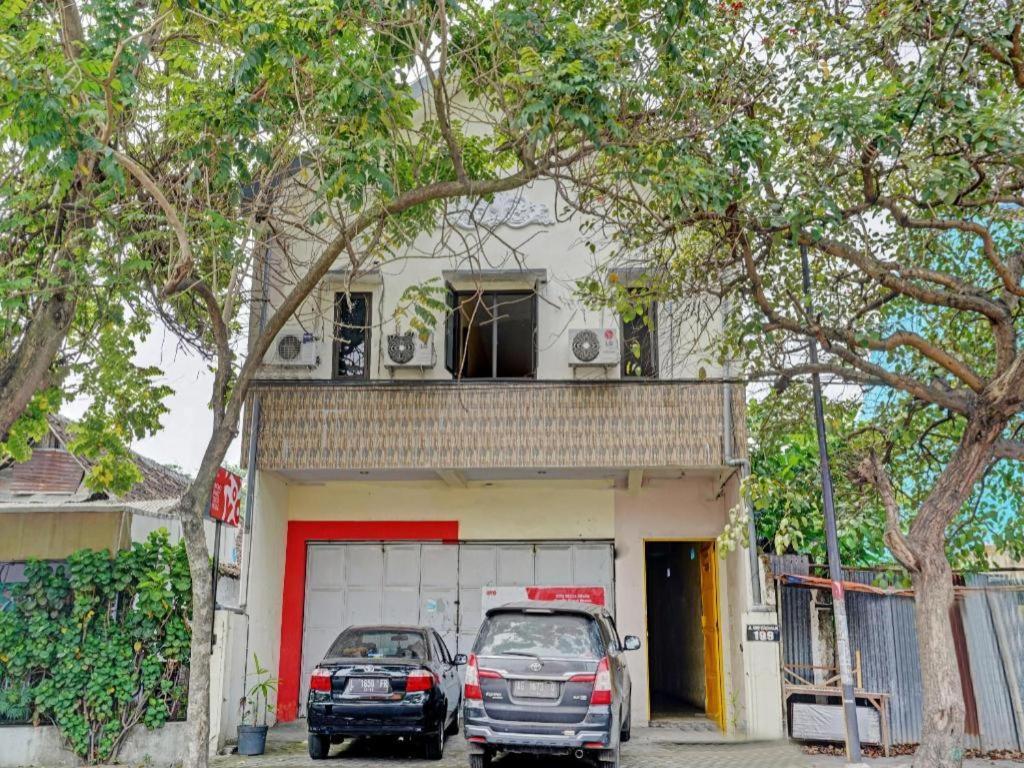 Oyo 90234 Dhoho Family Guest House Kediri  Ngoại thất bức ảnh