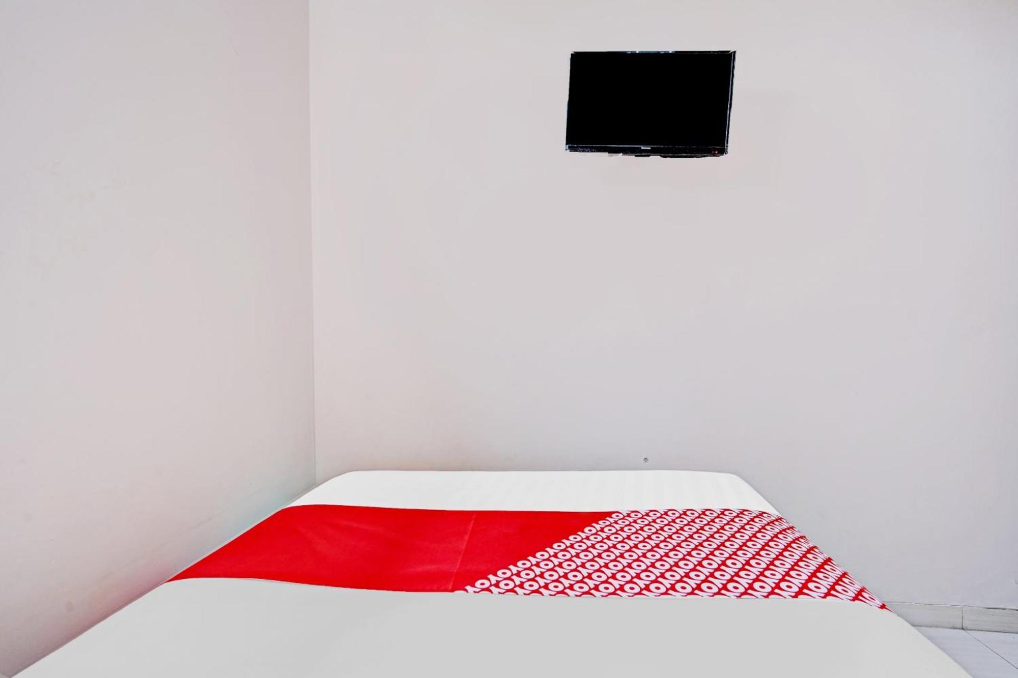 Oyo 90234 Dhoho Family Guest House Kediri  Ngoại thất bức ảnh